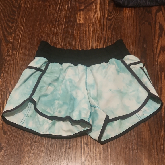 lululemon athletica Pants - Lululemon Tracker Short II *2-way Stretch Skze 6